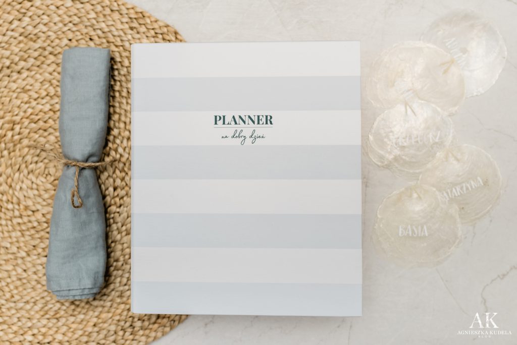 calendar 2020 planner for a good day with blue stripes