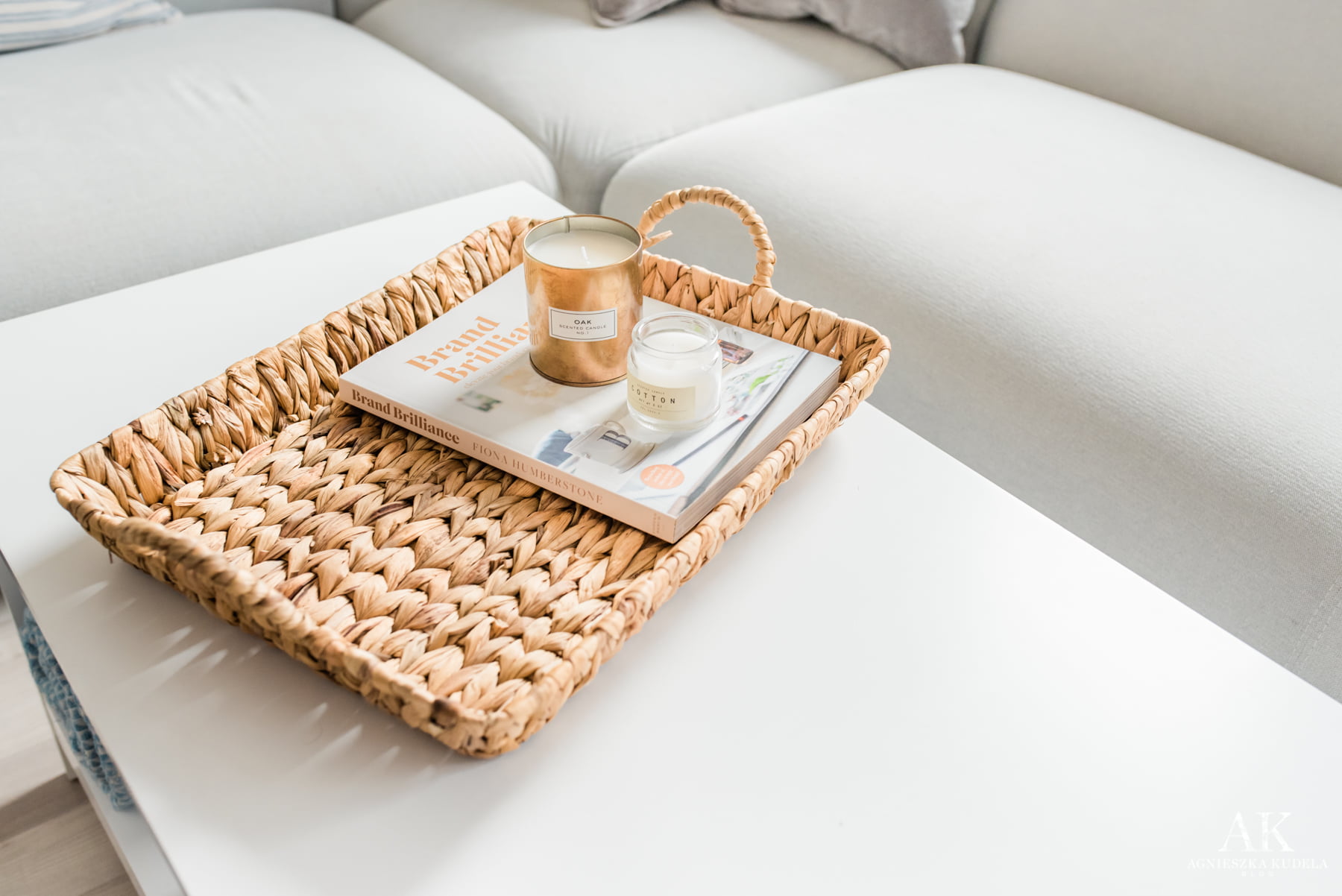 white coffee table metamorphosis-living room