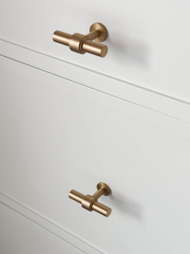 Uchwyt meblowy Tbar GM119 mosiężny