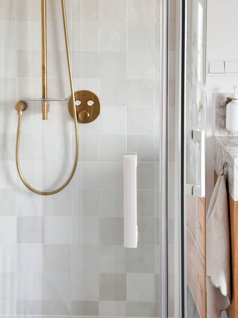 złota armatura prysznicowa GROHE z termostatem